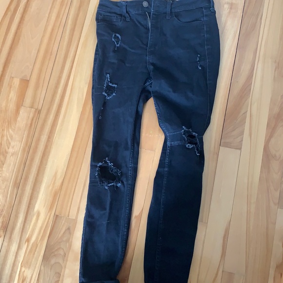 Hollister - Picture 1 of 2